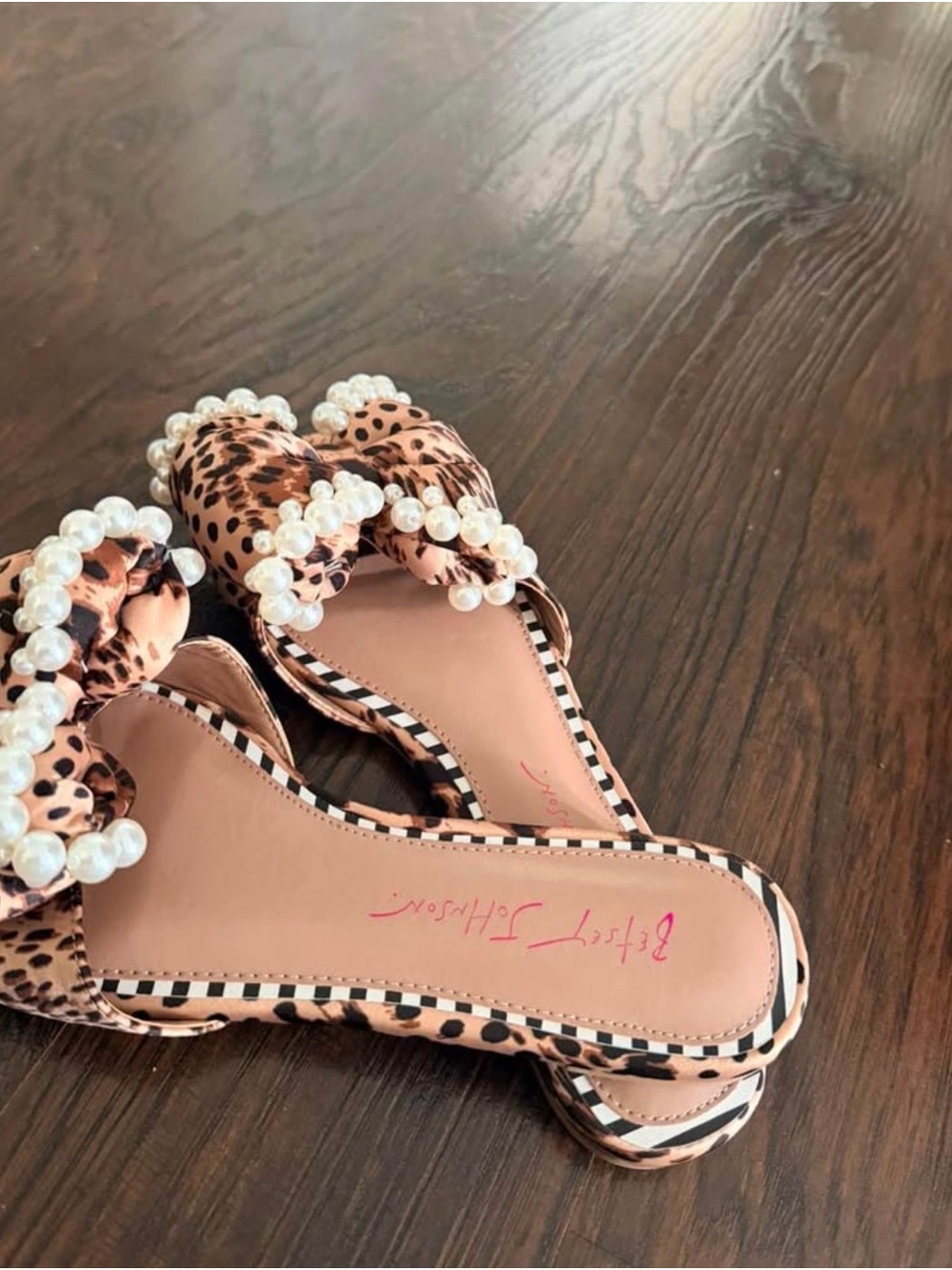 Betsey Johnson Leopard Print Bow Slides with Pearl Trim - Tan Black - Picture 2 of 4